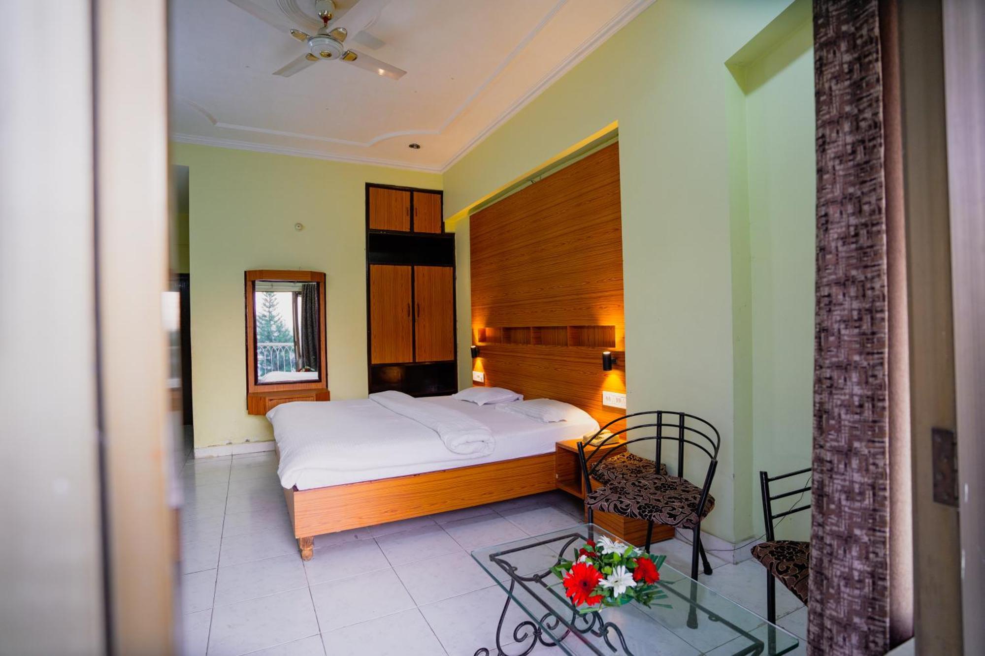 Hotel Girdhar Mahal Indore Ngoại thất bức ảnh