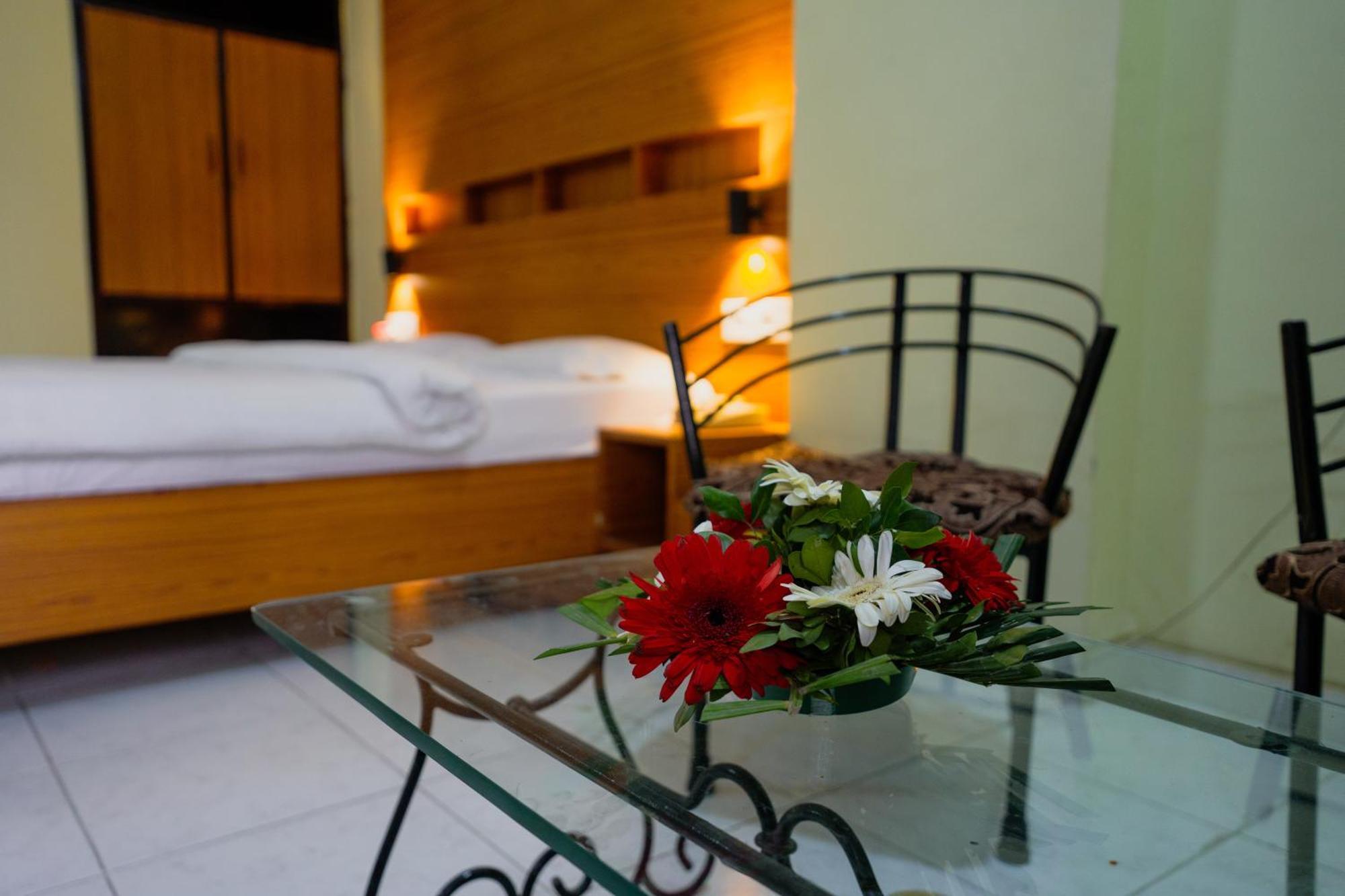 Hotel Girdhar Mahal Indore Ngoại thất bức ảnh