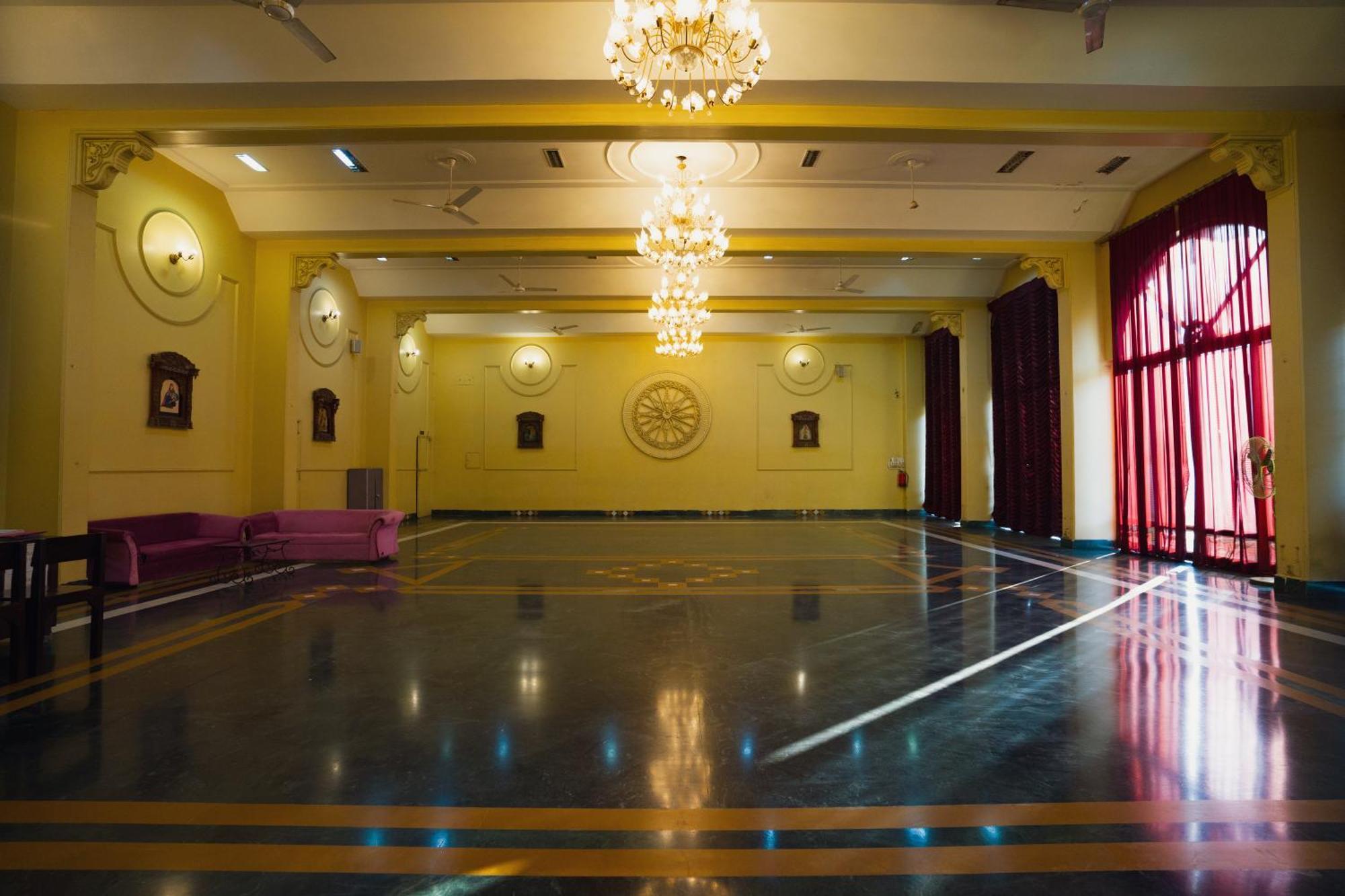 Hotel Girdhar Mahal Indore Ngoại thất bức ảnh
