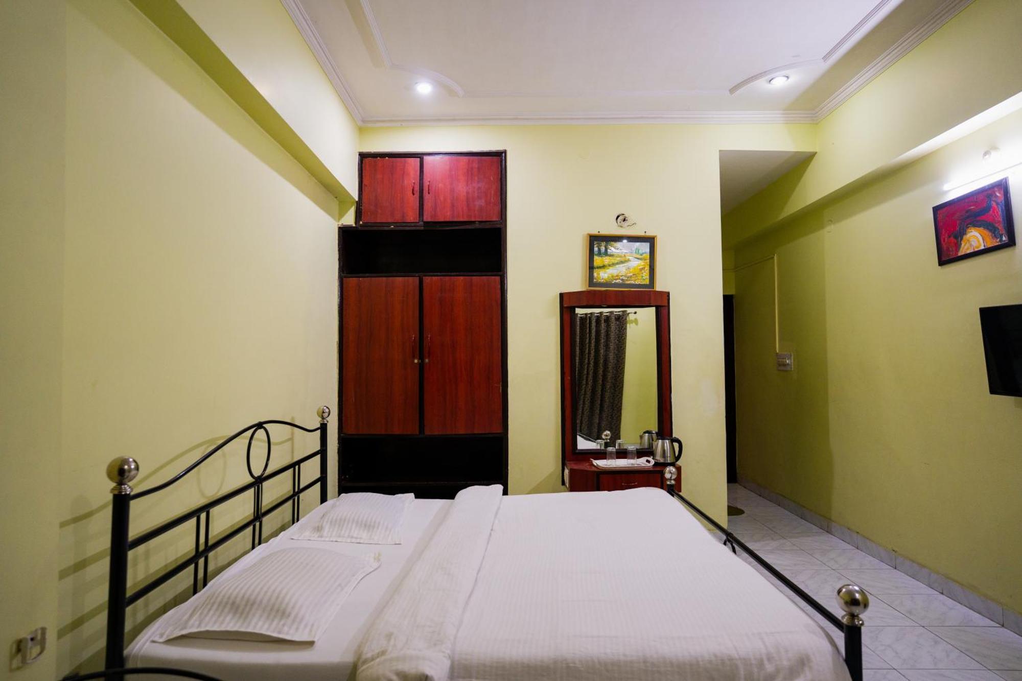Hotel Girdhar Mahal Indore Ngoại thất bức ảnh