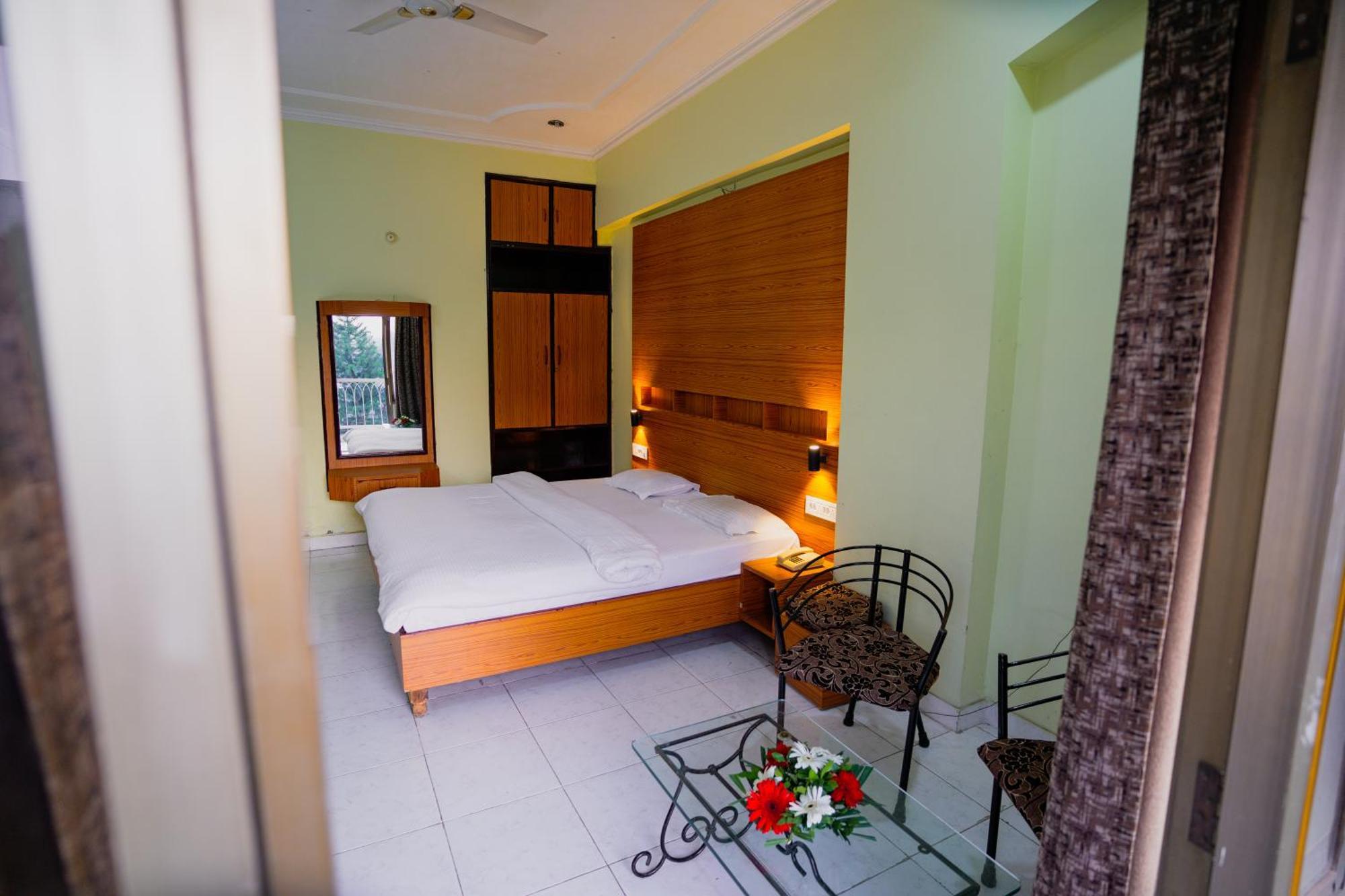 Hotel Girdhar Mahal Indore Ngoại thất bức ảnh