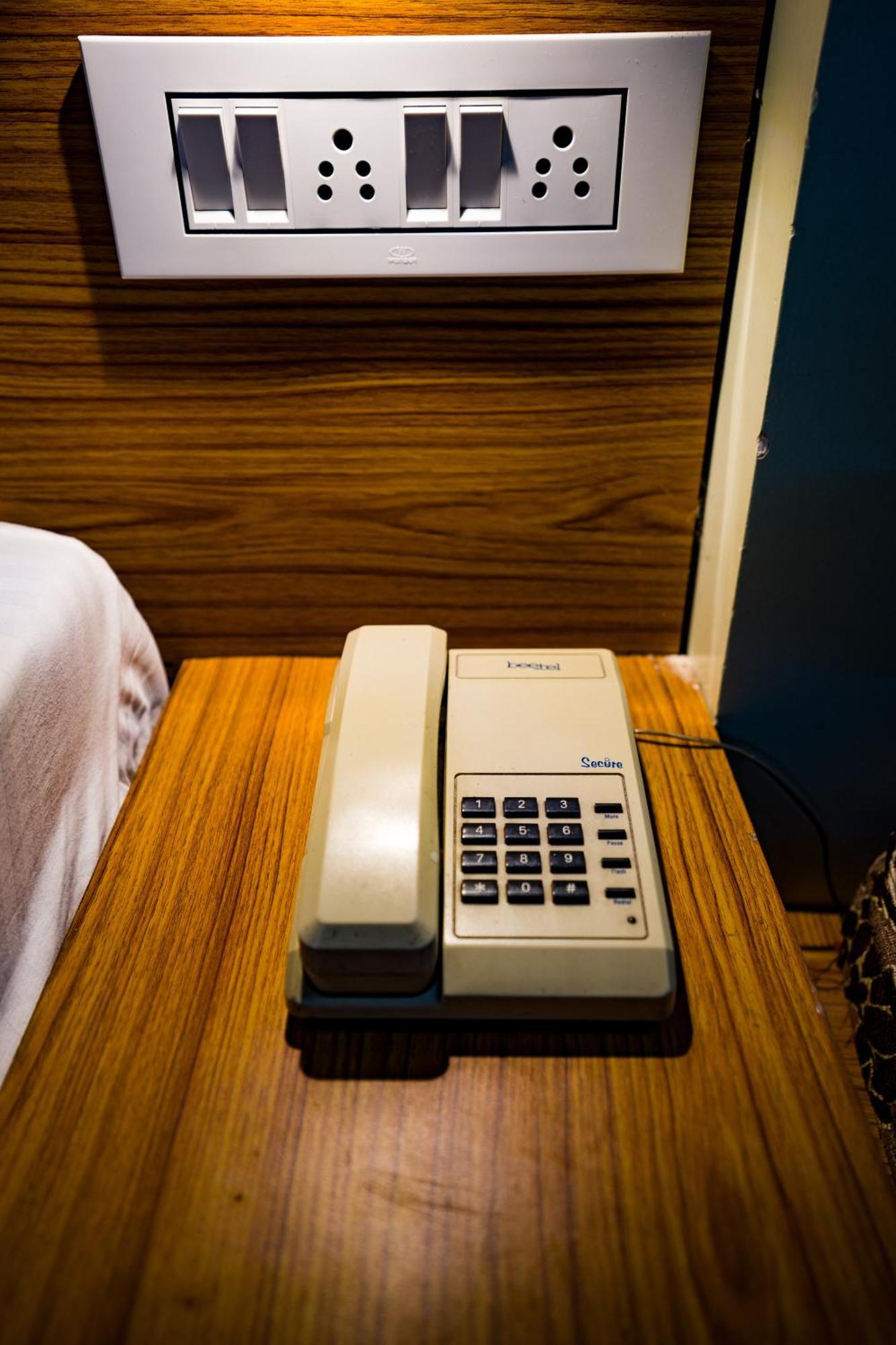 Hotel Girdhar Mahal Indore Ngoại thất bức ảnh