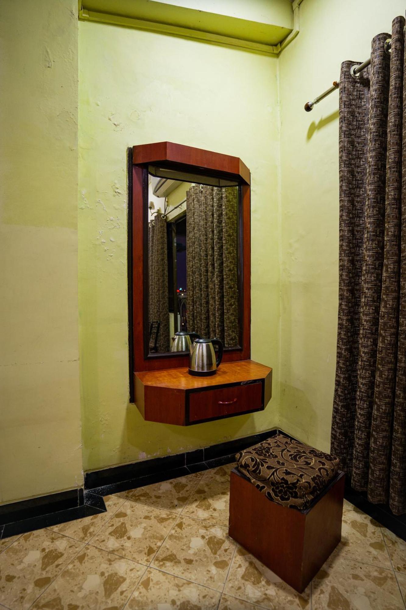 Hotel Girdhar Mahal Indore Ngoại thất bức ảnh