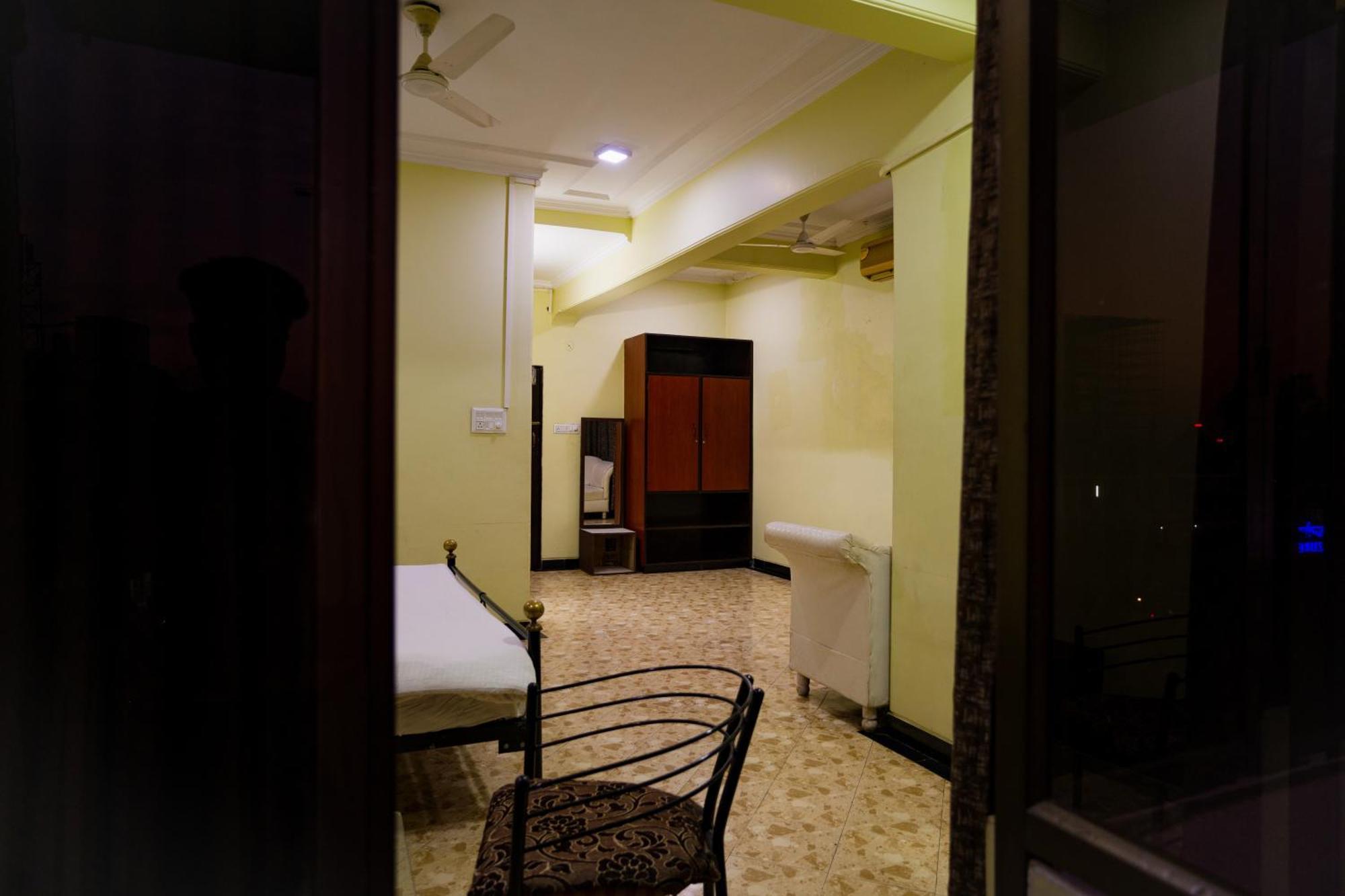 Hotel Girdhar Mahal Indore Ngoại thất bức ảnh