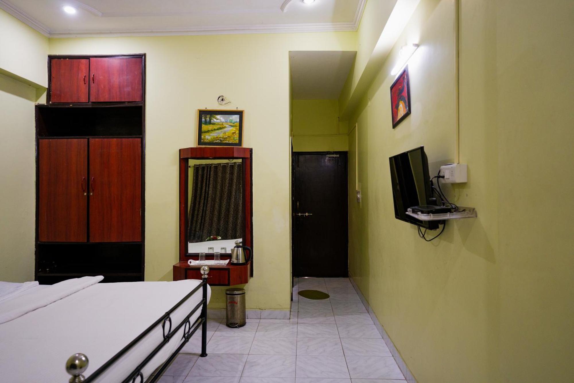 Hotel Girdhar Mahal Indore Ngoại thất bức ảnh